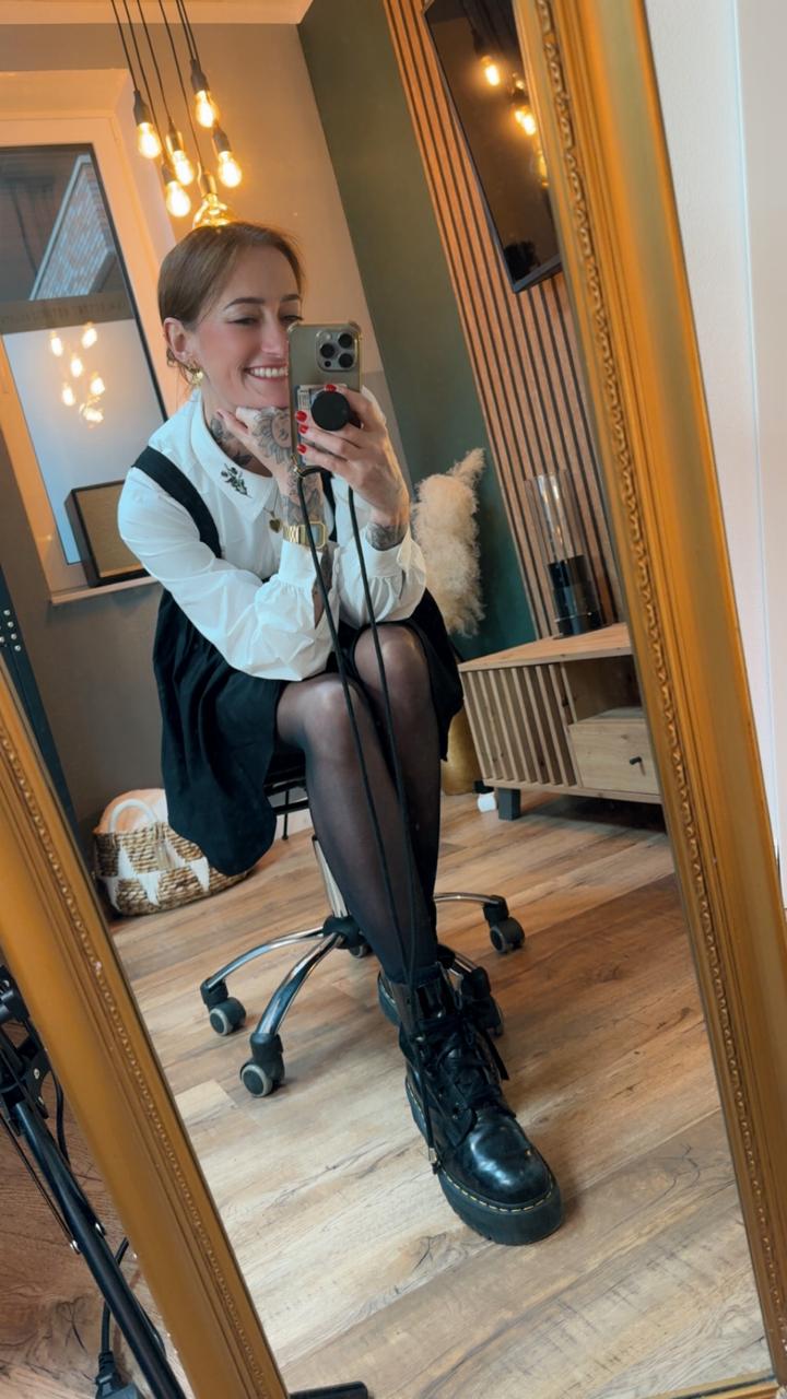 Sarah Blum, Tattoo Artist im Atelier Limited Ink
